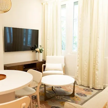 New Luxury - 4 People Apartmán *