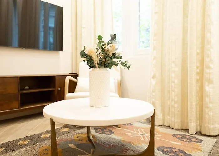 New Luxury - 4 People Apartment *