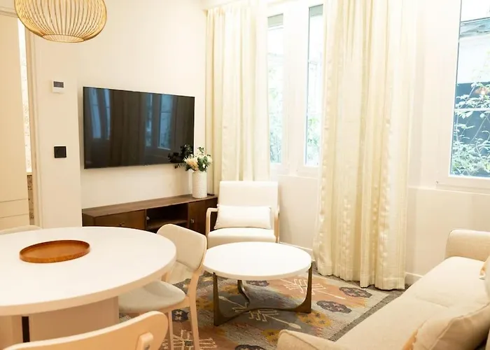 New Luxury - 4 People Apartment *