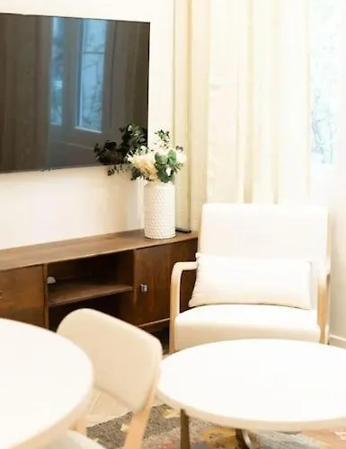 New Luxury - 4 People Apartment *